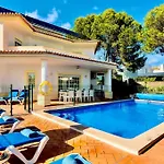 Casa Luna With Saltwater Pool Prázdninový dům