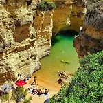 Prázdninový dům Casa Luna With Saltwater Pool