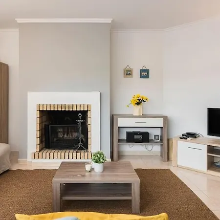 Σπίτι διακοπών Casa Luna With Saltwater Pool *