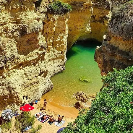 Dom wakacyjny Casa Luna With Saltwater Pool